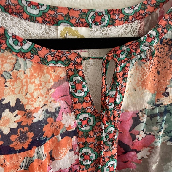 Fig and Flower Vibrant Floral Blouse - Picture 2 of 7